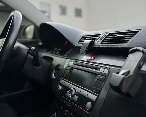 Сірий Фольксваген Пассат, об'ємом двигуна 1.97 л та пробігом 377 тис. км за 6500 $, фото 32 на Automoto.ua