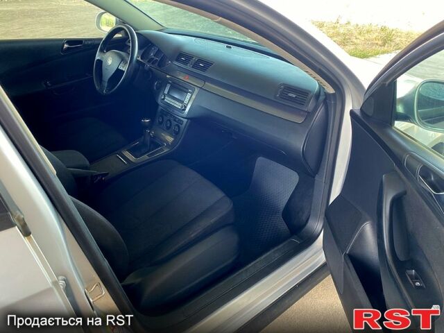 Серый Фольксваген Пассат, объемом двигателя 1.9 л и пробегом 290 тыс. км за 5600 $, фото 7 на Automoto.ua