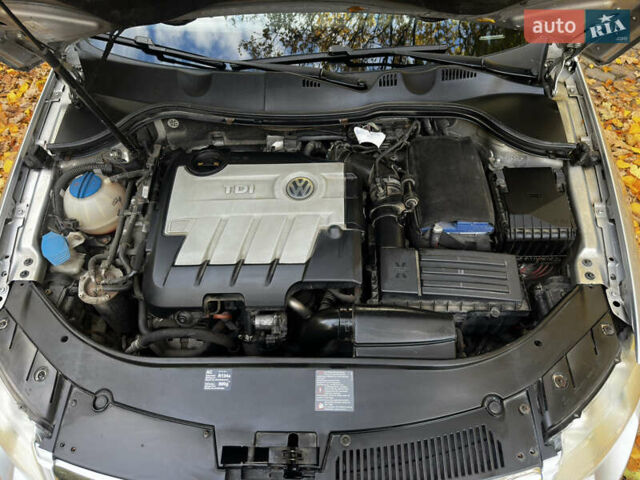 Серый Фольксваген Пассат, объемом двигателя 1.97 л и пробегом 330 тыс. км за 7499 $, фото 24 на Automoto.ua
