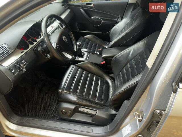 Серый Фольксваген Пассат, объемом двигателя 1.97 л и пробегом 330 тыс. км за 7499 $, фото 14 на Automoto.ua