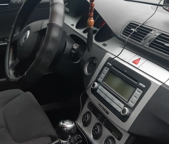 Сірий Фольксваген Пассат, об'ємом двигуна 2 л та пробігом 280 тис. км за 3850 $, фото 3 на Automoto.ua