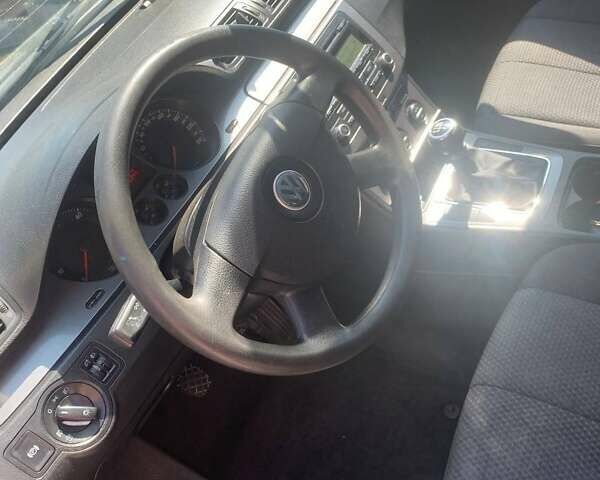 Серый Фольксваген Пассат, объемом двигателя 1.9 л и пробегом 380 тыс. км за 5500 $, фото 4 на Automoto.ua