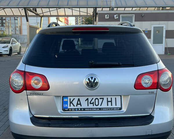Серый Фольксваген Пассат, объемом двигателя 1.4 л и пробегом 226 тыс. км за 5000 $, фото 4 на Automoto.ua