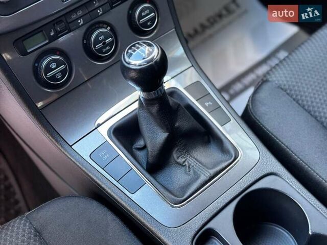 Сірий Фольксваген Пассат, об'ємом двигуна 1.4 л та пробігом 306 тис. км за 4900 $, фото 43 на Automoto.ua