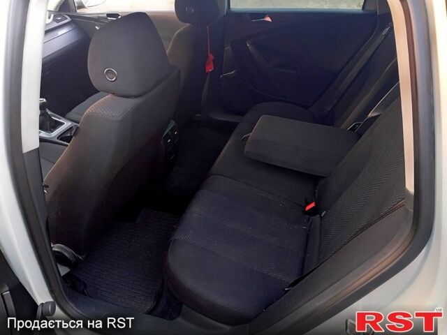 Серый Фольксваген Пассат, объемом двигателя 2 л и пробегом 275 тыс. км за 6000 $, фото 7 на Automoto.ua