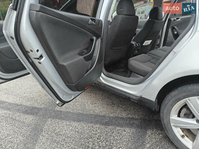 Серый Фольксваген Пассат, объемом двигателя 3.2 л и пробегом 300 тыс. км за 5400 $, фото 5 на Automoto.ua