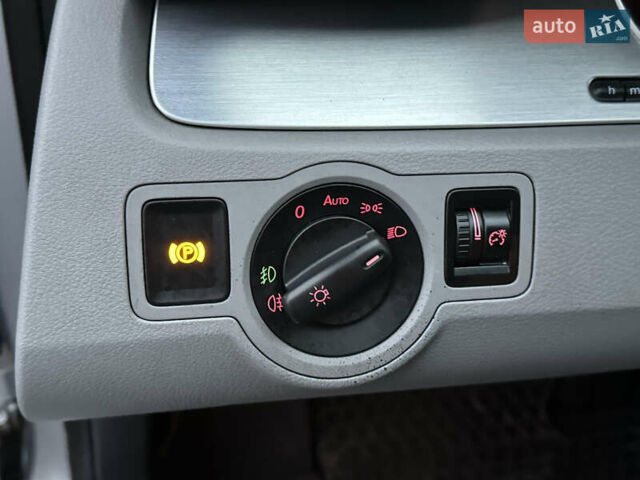 Серый Фольксваген Пассат, объемом двигателя 1.8 л и пробегом 227 тыс. км за 7450 $, фото 28 на Automoto.ua