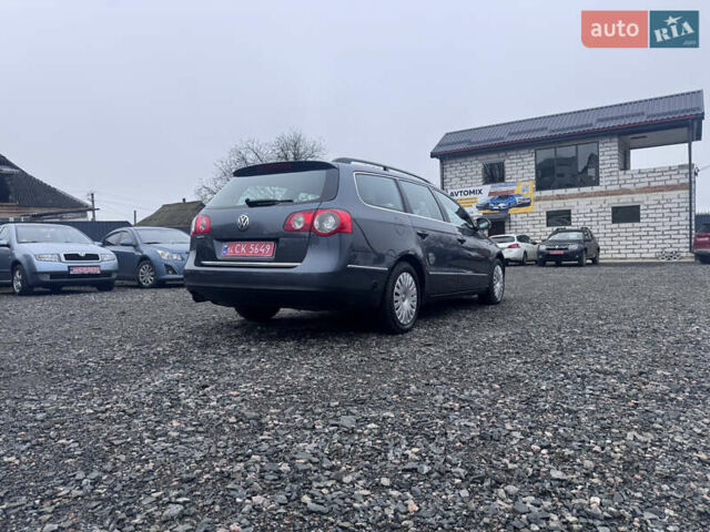 Серый Фольксваген Пассат, объемом двигателя 1.6 л и пробегом 243 тыс. км за 6450 $, фото 14 на Automoto.ua