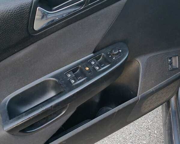 Серый Фольксваген Пассат, объемом двигателя 2 л и пробегом 304 тыс. км за 4900 $, фото 13 на Automoto.ua