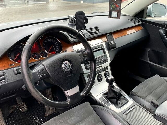 Серый Фольксваген Пассат, объемом двигателя 1.8 л и пробегом 370 тыс. км за 6000 $, фото 8 на Automoto.ua