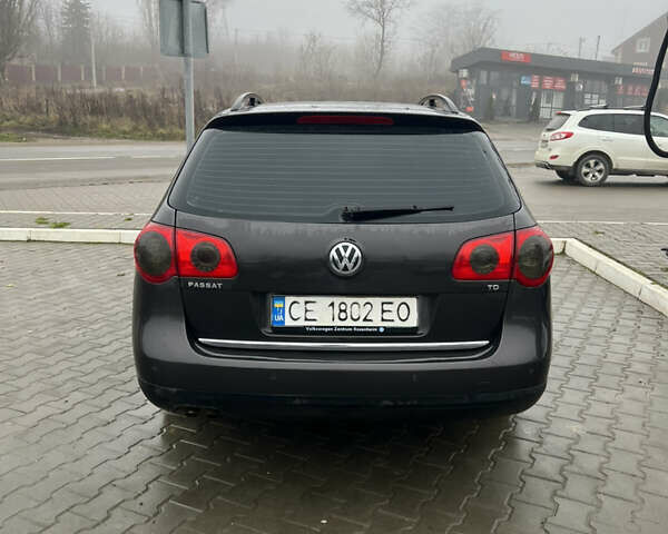 Серый Фольксваген Пассат, объемом двигателя 1.9 л и пробегом 305 тыс. км за 6600 $, фото 3 на Automoto.ua