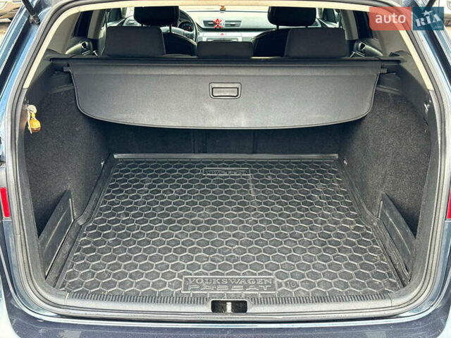 Серый Фольксваген Пассат, объемом двигателя 1.8 л и пробегом 292 тыс. км за 8740 $, фото 17 на Automoto.ua