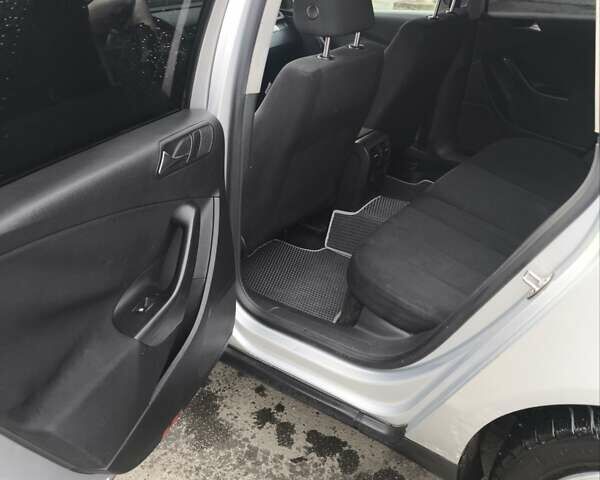 Серый Фольксваген Пассат, объемом двигателя 1.97 л и пробегом 222 тыс. км за 5400 $, фото 10 на Automoto.ua