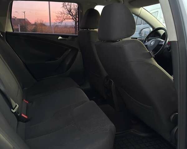 Фольксваген Пассат 2008 в Глубокой на Automoto.ua Серый Фольксваген Пассат, объемом двигателя 1.97 л и пробегом 385 тыс. км за 5999 $, фото 36 на Automoto.ua