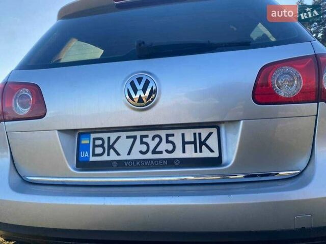 Сірий Фольксваген Пассат, об'ємом двигуна 2 л та пробігом 275 тис. км за 5700 $, фото 6 на Automoto.ua