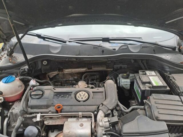 Серый Фольксваген Пассат, объемом двигателя 1.4 л и пробегом 250 тыс. км за 6500 $, фото 5 на Automoto.ua