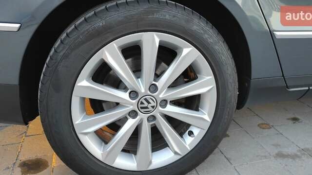 Серый Фольксваген Пассат, объемом двигателя 1.6 л и пробегом 262 тыс. км за 7000 $, фото 30 на Automoto.ua