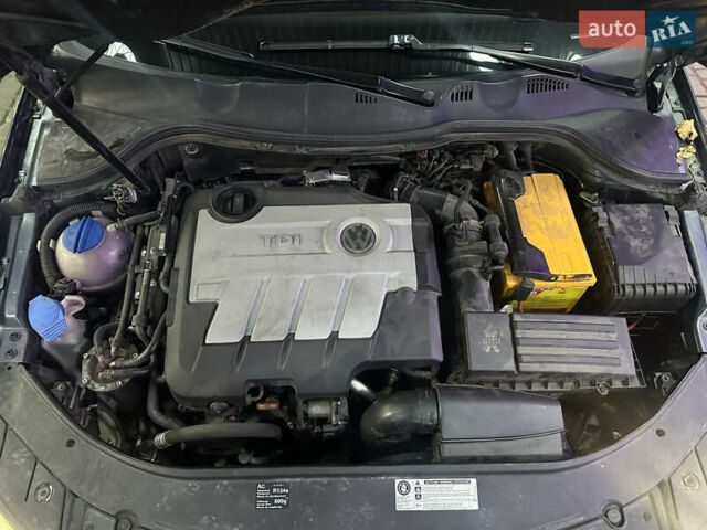 Серый Фольксваген Пассат, объемом двигателя 1.97 л и пробегом 258 тыс. км за 6500 $, фото 10 на Automoto.ua