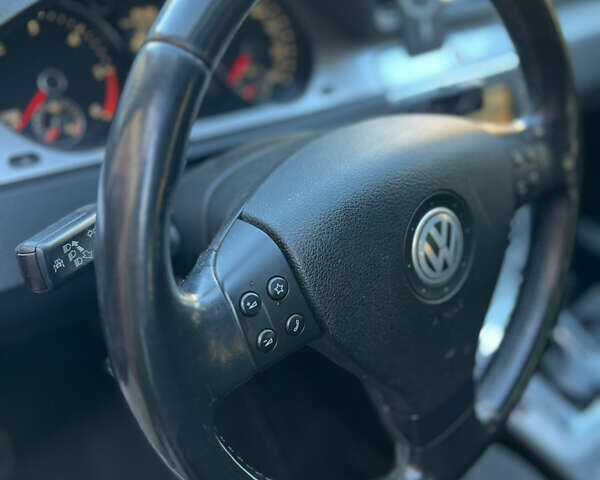 Серый Фольксваген Пассат, объемом двигателя 1.97 л и пробегом 257 тыс. км за 7699 $, фото 16 на Automoto.ua