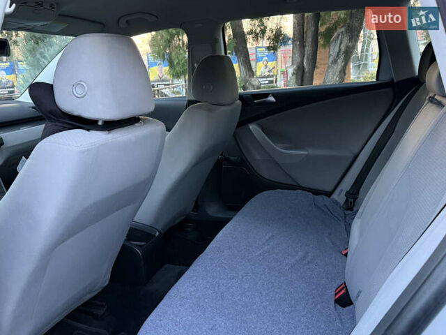 Сірий Фольксваген Пассат, об'ємом двигуна 1.97 л та пробігом 300 тис. км за 5900 $, фото 8 на Automoto.ua