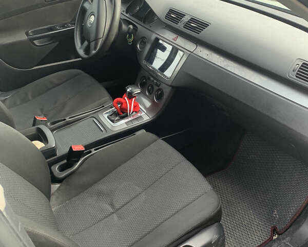 Серый Фольксваген Пассат, объемом двигателя 1.97 л и пробегом 287 тыс. км за 5500 $, фото 3 на Automoto.ua