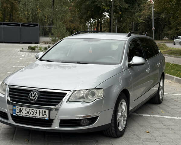 Сірий Фольксваген Пассат, об'ємом двигуна 1.97 л та пробігом 327 тис. км за 8200 $, фото 1 на Automoto.ua