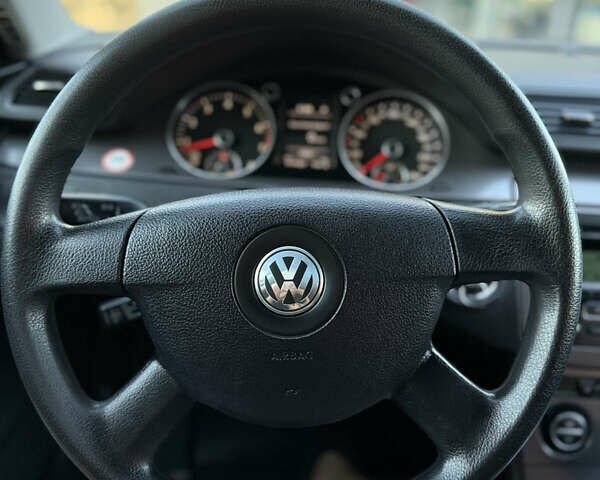 Серый Фольксваген Пассат, объемом двигателя 1.4 л и пробегом 211 тыс. км за 6750 $, фото 55 на Automoto.ua