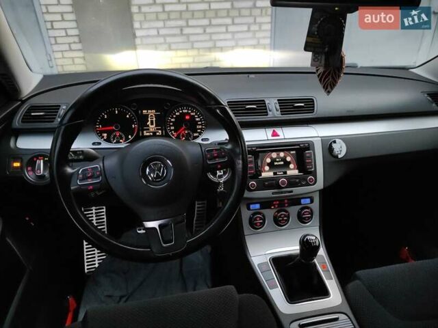 Серый Фольксваген Пассат, объемом двигателя 1.6 л и пробегом 262 тыс. км за 7000 $, фото 50 на Automoto.ua