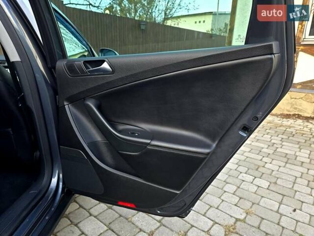 Сірий Фольксваген Пассат, об'ємом двигуна 1.8 л та пробігом 212 тис. км за 7500 $, фото 88 на Automoto.ua