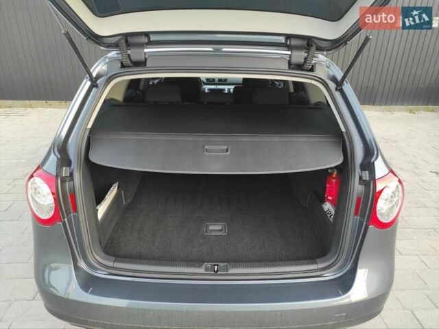 Серый Фольксваген Пассат, объемом двигателя 1.6 л и пробегом 262 тыс. км за 7000 $, фото 66 на Automoto.ua