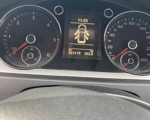 Фольксваген Пассат 2009 в Ужгороде на Automoto.ua Серый Фольксваген Пассат, объемом двигателя 1.97 л и пробегом 236 тыс. км за 6990 $, фото 12 на Automoto.ua