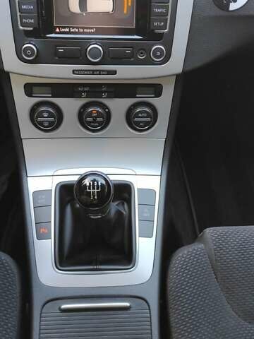 Серый Фольксваген Пассат, объемом двигателя 1.6 л и пробегом 262 тыс. км за 7000 $, фото 47 на Automoto.ua