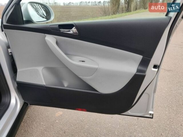 Серый Фольксваген Пассат, объемом двигателя 1.6 л и пробегом 181 тыс. км за 7400 $, фото 45 на Automoto.ua