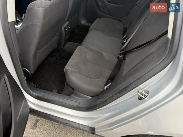 Серый Фольксваген Пассат, объемом двигателя 1.4 л и пробегом 225 тыс. км за 6850 $, фото 17 на Automoto.ua