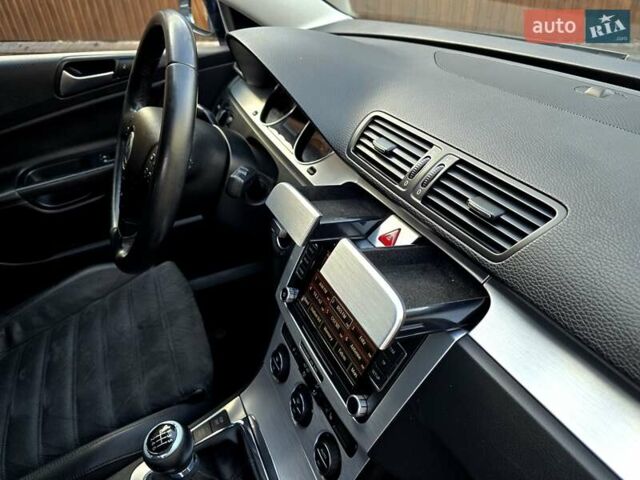 Сірий Фольксваген Пассат, об'ємом двигуна 1.8 л та пробігом 212 тис. км за 7500 $, фото 83 на Automoto.ua