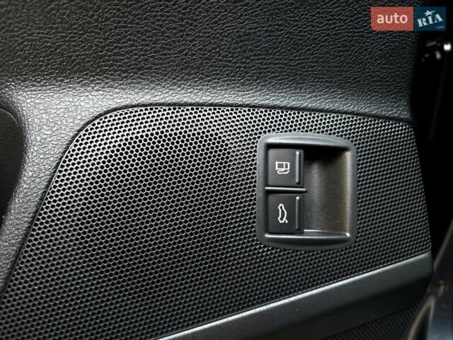 Сірий Фольксваген Пассат, об'ємом двигуна 1.8 л та пробігом 212 тис. км за 7500 $, фото 130 на Automoto.ua