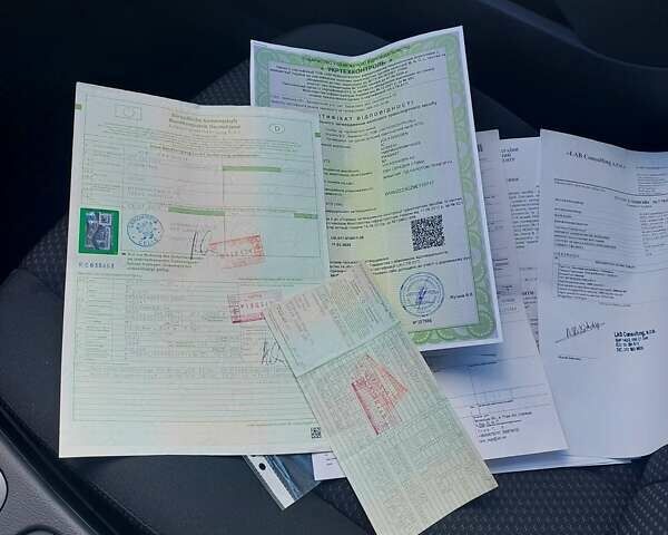 Серый Фольксваген Пассат, объемом двигателя 1.6 л и пробегом 213 тыс. км за 8650 $, фото 11 на Automoto.ua