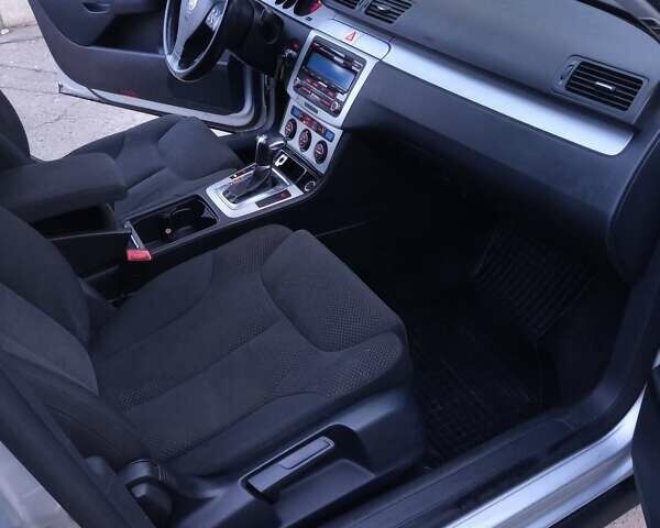 Серый Фольксваген Пассат, объемом двигателя 3.19 л и пробегом 309 тыс. км за 4700 $, фото 12 на Automoto.ua