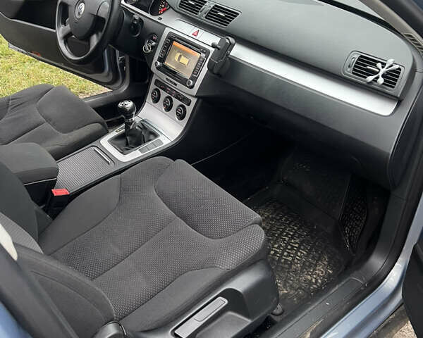 Серый Фольксваген Пассат, объемом двигателя 1.39 л и пробегом 252 тыс. км за 7000 $, фото 19 на Automoto.ua