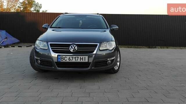 Серый Фольксваген Пассат, объемом двигателя 1.6 л и пробегом 262 тыс. км за 7000 $, фото 1 на Automoto.ua