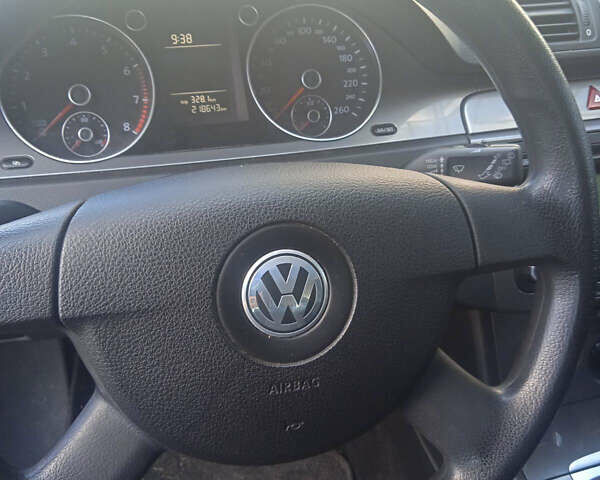 Сірий Фольксваген Пассат, об'ємом двигуна 1.6 л та пробігом 218 тис. км за 5399 $, фото 17 на Automoto.ua