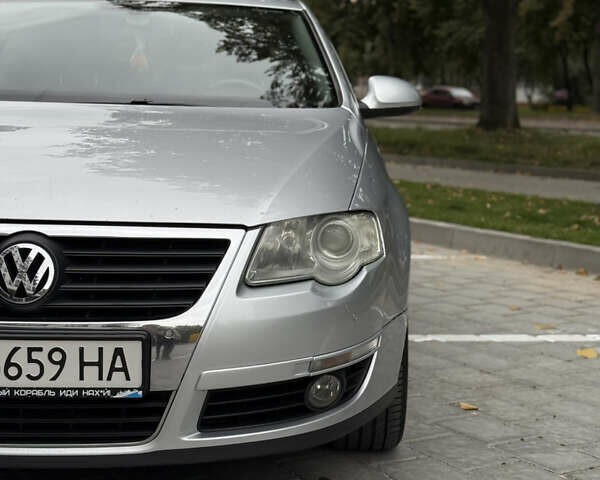 Сірий Фольксваген Пассат, об'ємом двигуна 1.97 л та пробігом 327 тис. км за 8200 $, фото 2 на Automoto.ua
