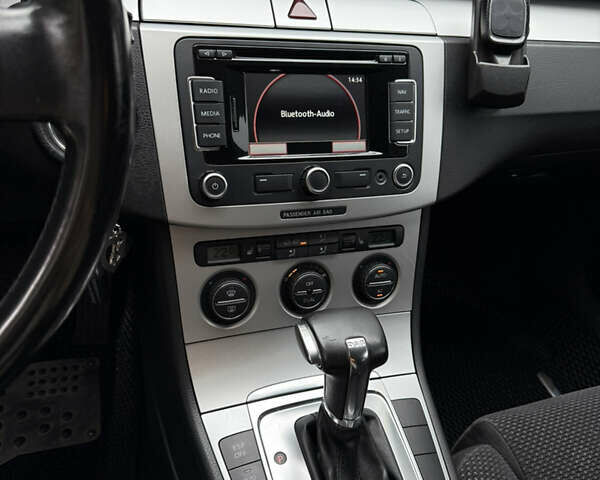 Сірий Фольксваген Пассат, об'ємом двигуна 1.97 л та пробігом 327 тис. км за 8200 $, фото 14 на Automoto.ua