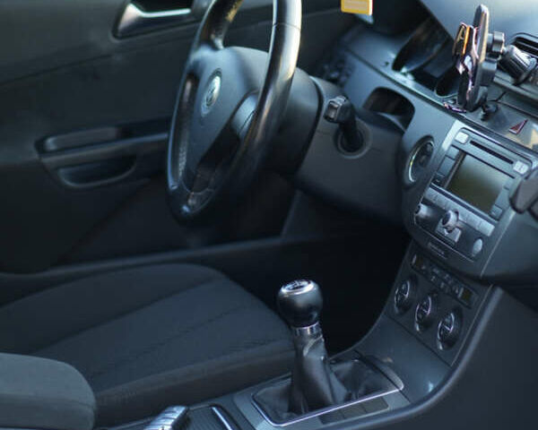 Сірий Фольксваген Пассат, об'ємом двигуна 1.4 л та пробігом 211 тис. км за 6250 $, фото 3 на Automoto.ua