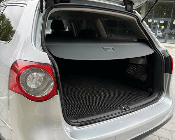 Сірий Фольксваген Пассат, об'ємом двигуна 1.97 л та пробігом 327 тис. км за 8200 $, фото 19 на Automoto.ua