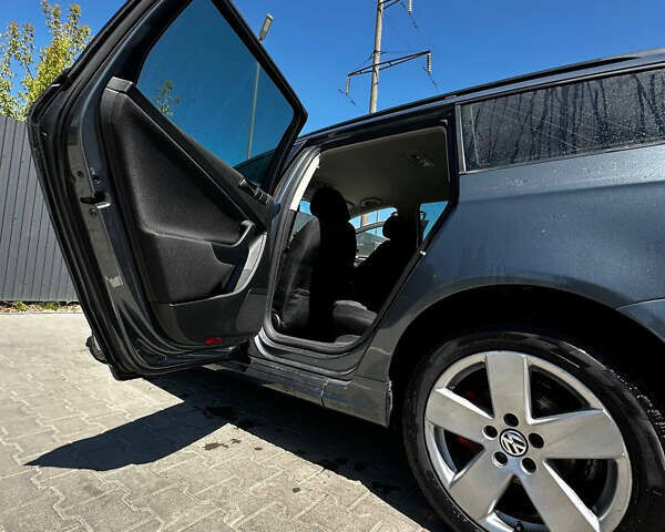 Серый Фольксваген Пассат, объемом двигателя 1.97 л и пробегом 234 тыс. км за 7950 $, фото 9 на Automoto.ua