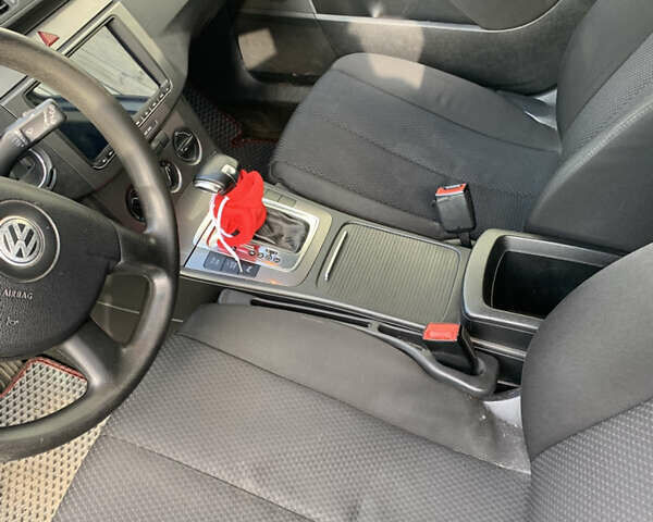 Серый Фольксваген Пассат, объемом двигателя 1.97 л и пробегом 287 тыс. км за 5500 $, фото 6 на Automoto.ua