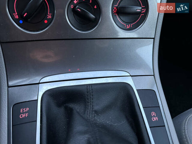 Сірий Фольксваген Пассат, об'ємом двигуна 1.97 л та пробігом 300 тис. км за 5900 $, фото 10 на Automoto.ua