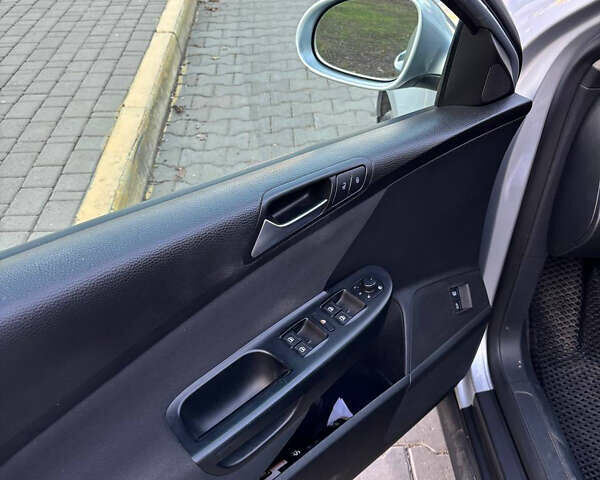 Серый Фольксваген Пассат, объемом двигателя 1.97 л и пробегом 208 тыс. км за 7500 $, фото 13 на Automoto.ua