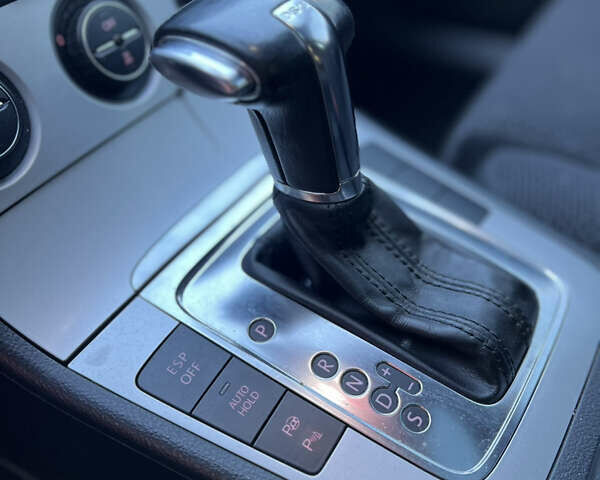 Серый Фольксваген Пассат, объемом двигателя 1.97 л и пробегом 257 тыс. км за 7699 $, фото 17 на Automoto.ua